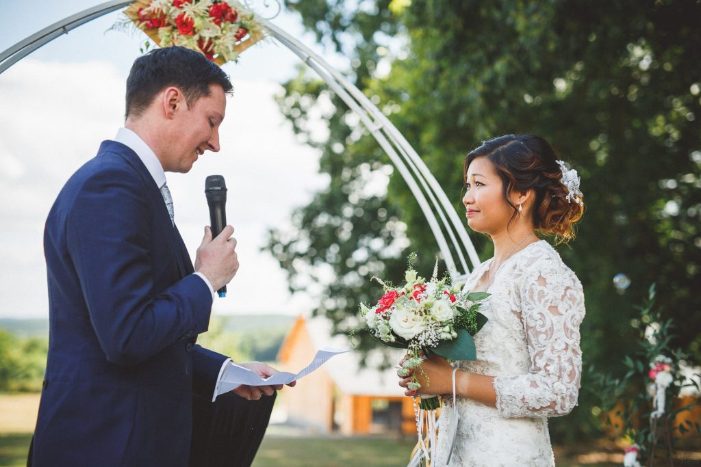 Demoiselle-capeline-wedding-planner-bretagne-officiante-ceremonie-laique